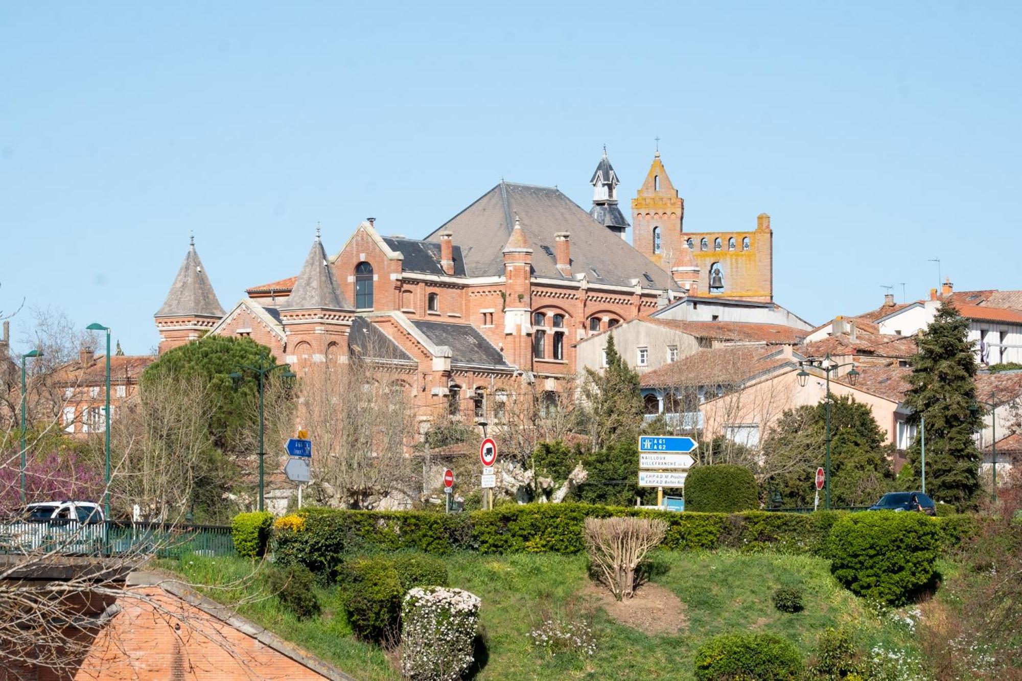 Evasions-Escapade, Centre-Ville, Gare Auterive  Buitenkant foto